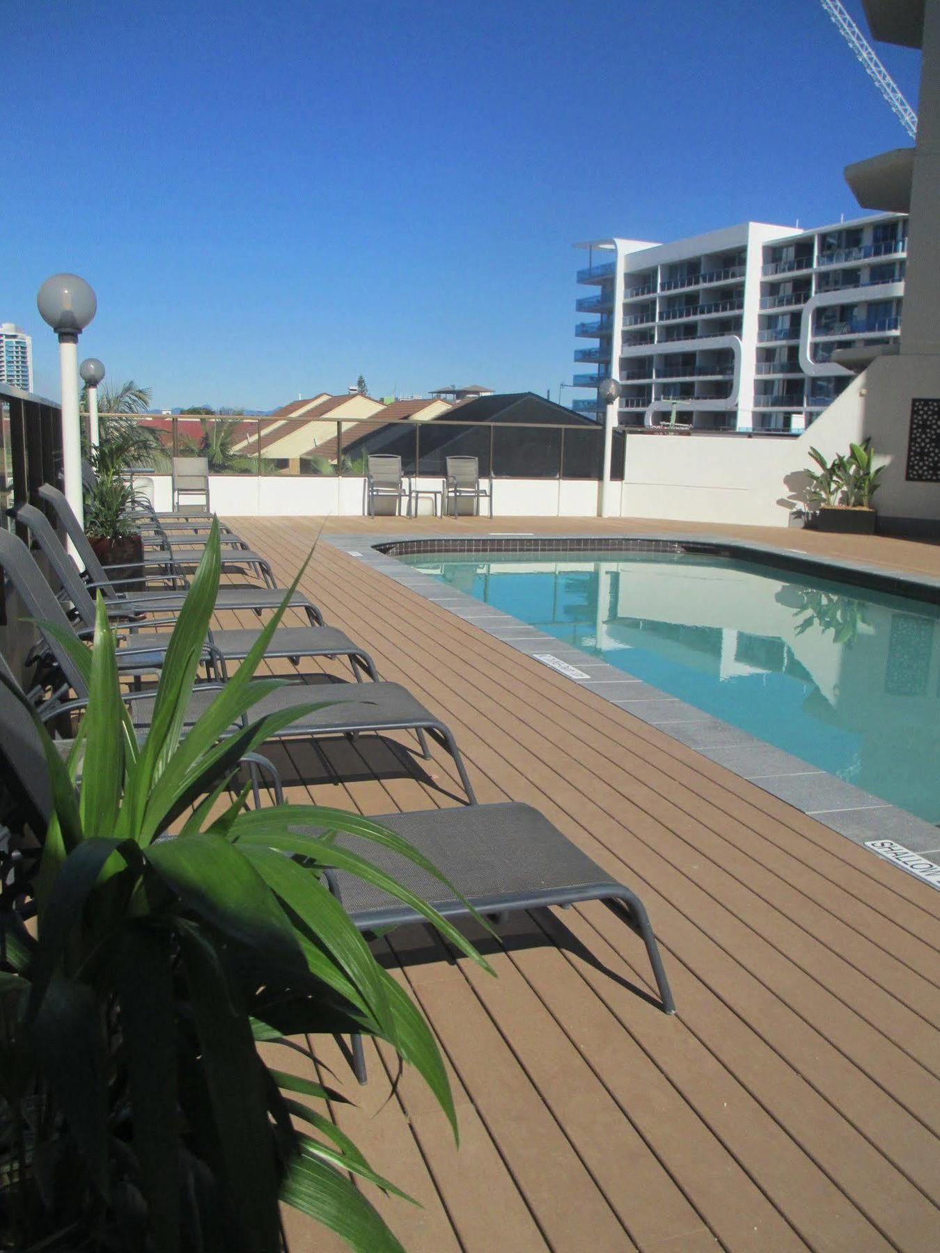 Sandy Point Beach Resort Gold Coast Exterior photo